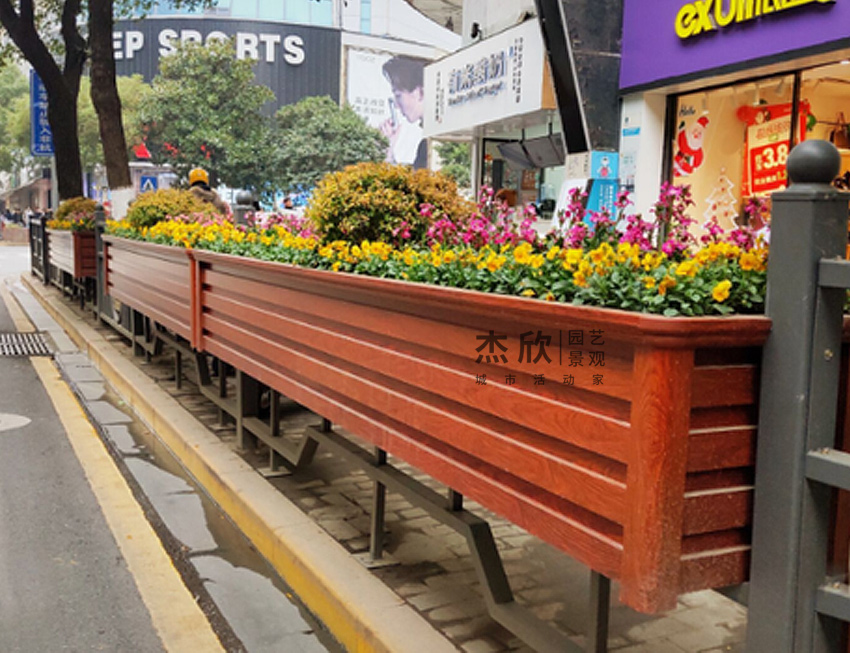 傑欣園藝助力南昌城市地标中山路沿線花箱改造工程