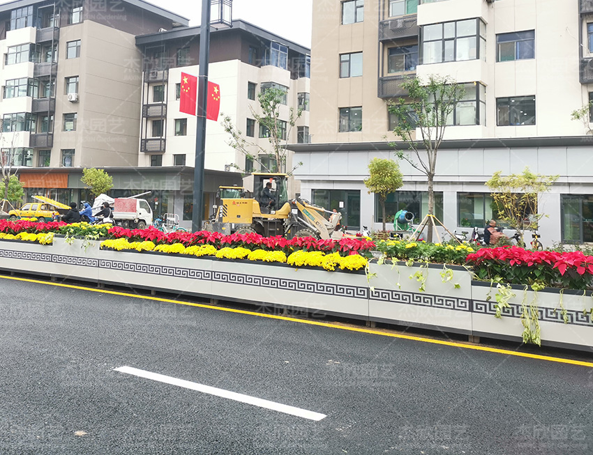 傑欣園藝道路景觀花箱亮相太原解放路